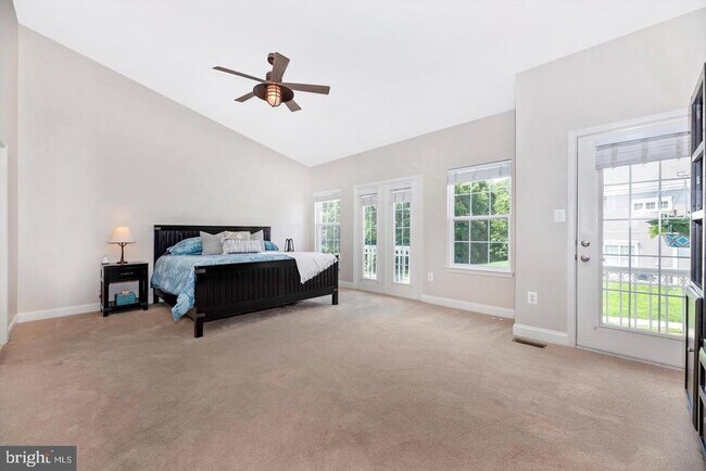 Building Photo - 10202 Woodthrush Dr