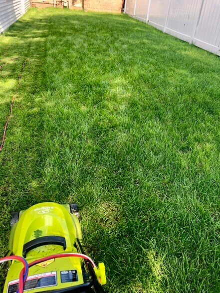 Yard - 12 Cunliffe Way