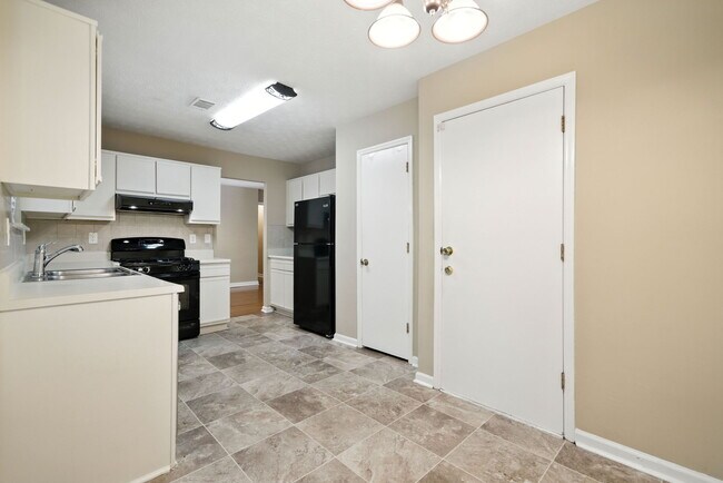 Building Photo - 3045 Wildflower Ln SW