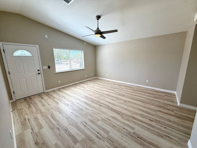 Building Photo - Beautifully Updated 3 Bedroom, 2 Bathroom ...
