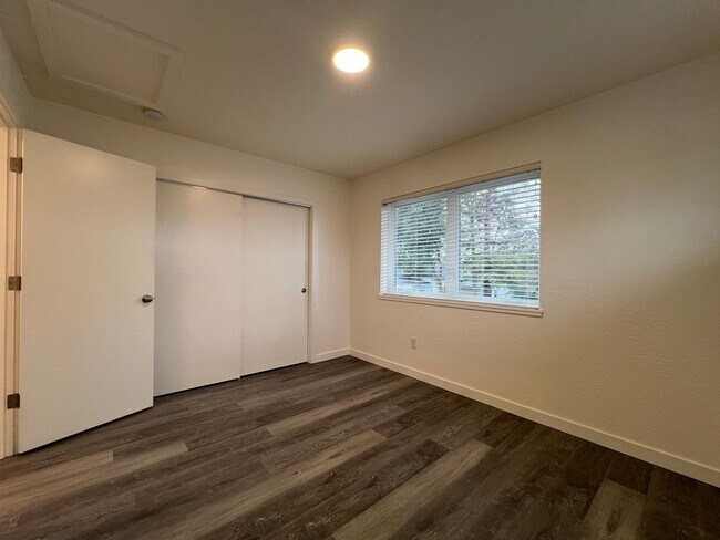 Building Photo - Brand new one bedroom apartment in Central Medford | Available August!