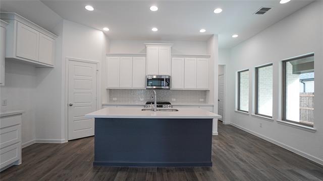 Building Photo - 5315 Tupper Ave