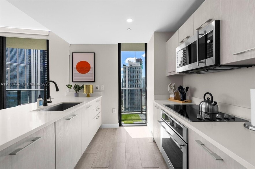 Building Photo - 45 SW 9th St