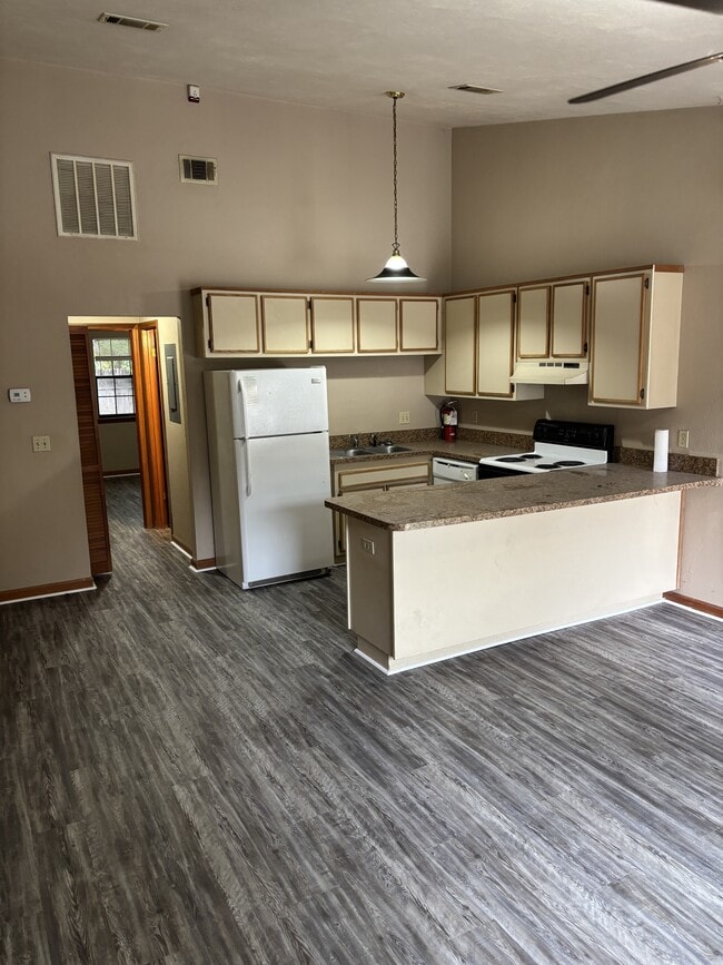 Building Photo - 1191 Ocala Rd