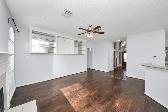 Building Photo - 623 Airybrook Ln