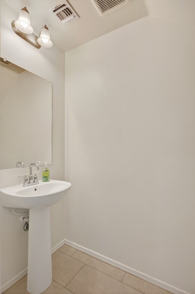 Building Photo - 6680 E Via Jardin Verde