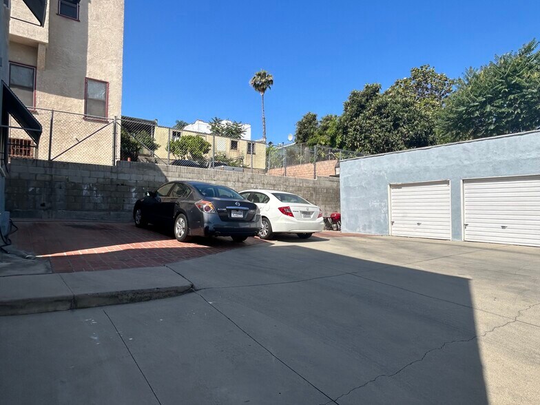 Building Photo - 1417 1/2 Maltman Ave