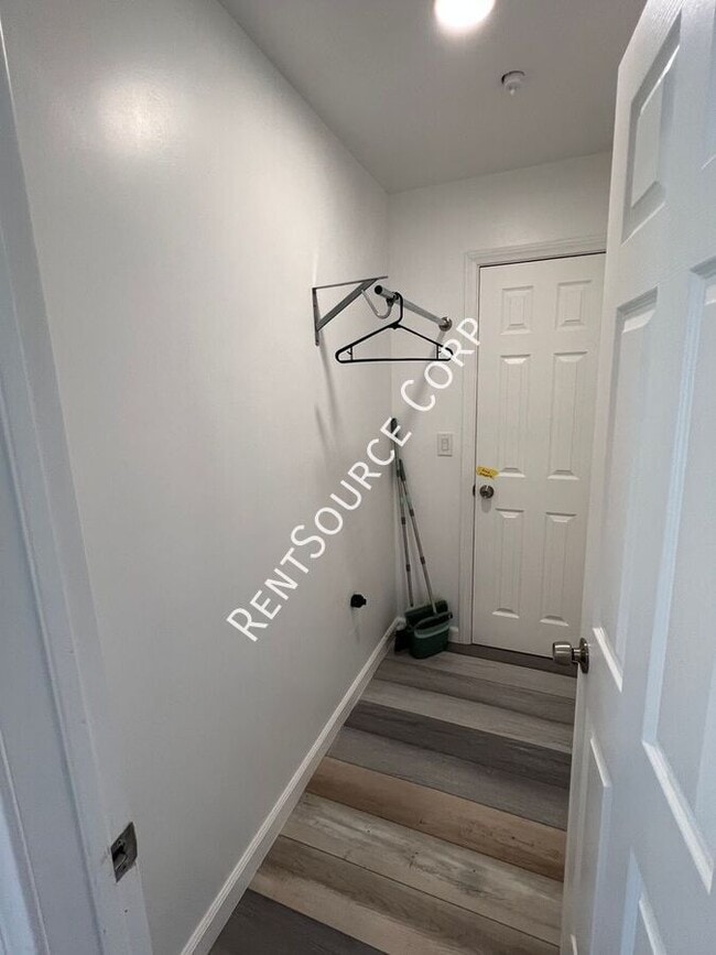 Building Photo - 4028 CA-138
