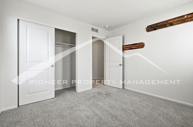 Building Photo - Gorgeous Home with Washer/Dryer and 2-Car Garage