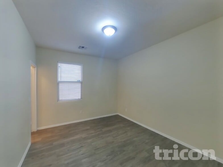 Building Photo - 7310 W St Charles Ave