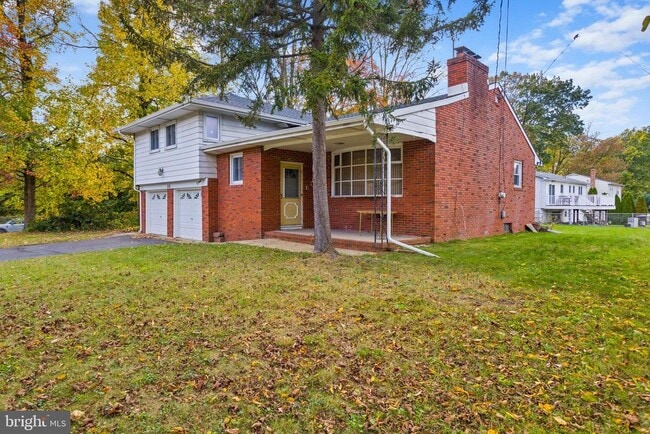 Building Photo - 816 East Dr