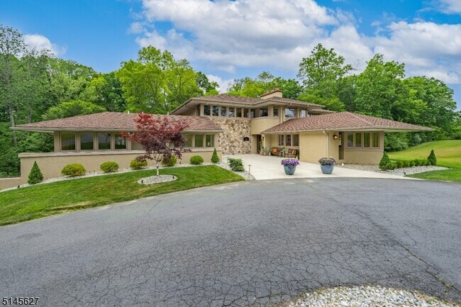 Building Photo - 36 Rocktown Hill Rd