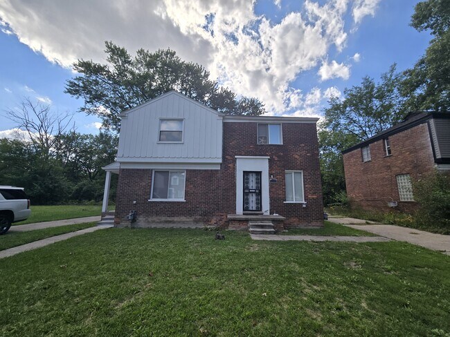 Building Photo - 9151 Mansfield St