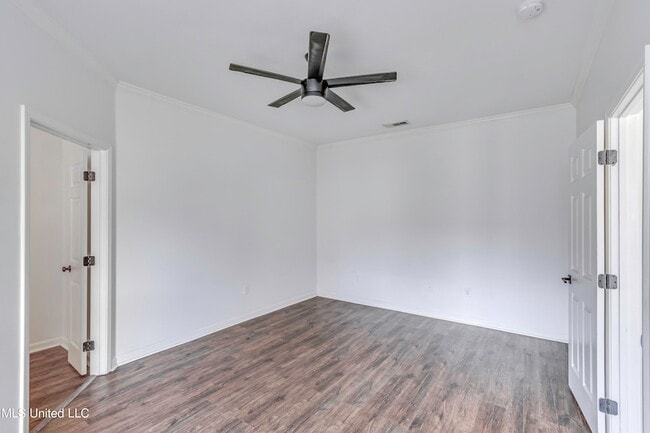 Building Photo - 120 Lennox Pl