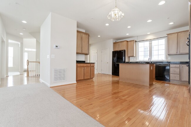 Building Photo - 9800 Traver St