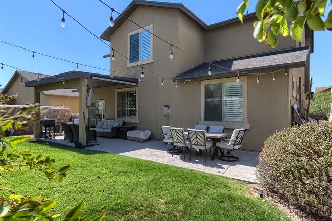 Building Photo - Beautiful Luxurious Home in the Westside