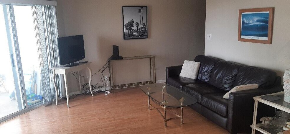 Building Photo - 710 N Ocean Blvd