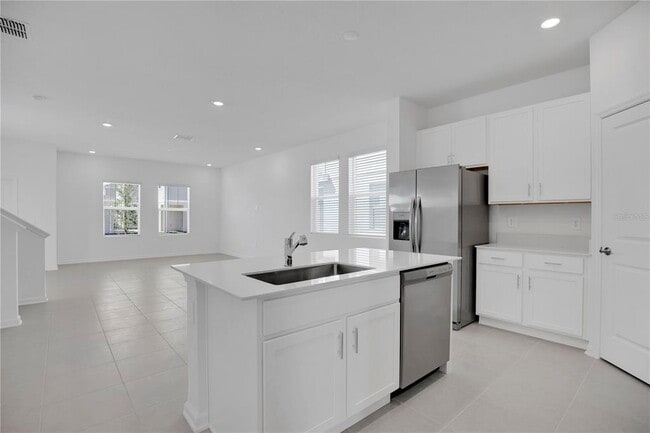 Building Photo - 714 Squire Ave