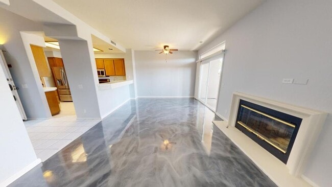 Building Photo - 7254 Shoreline Dr