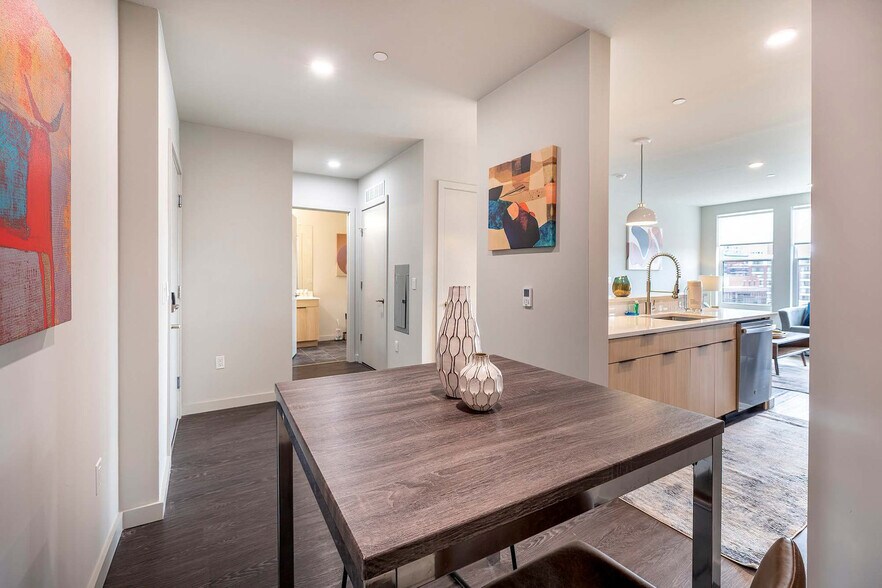 Building Photo - 172 Greyrock Pl