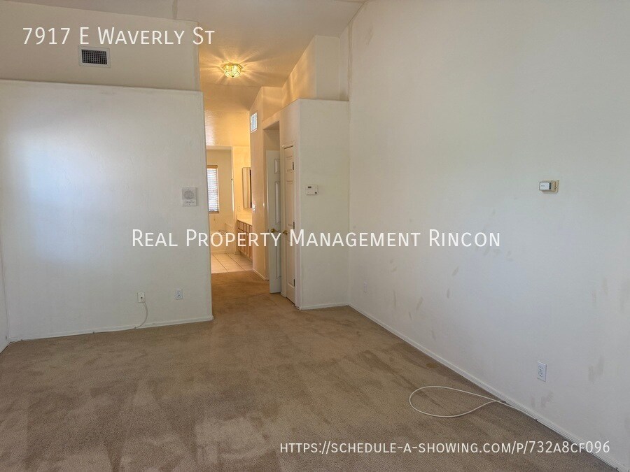 Building Photo - 7917 E Waverly St