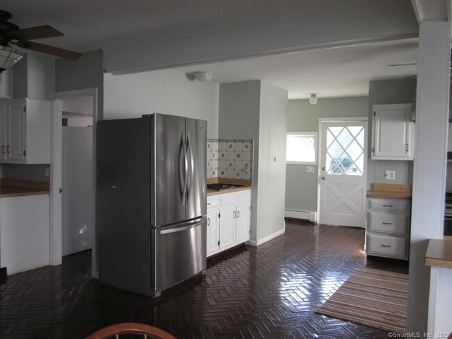 Building Photo - 181 Kings Hwy