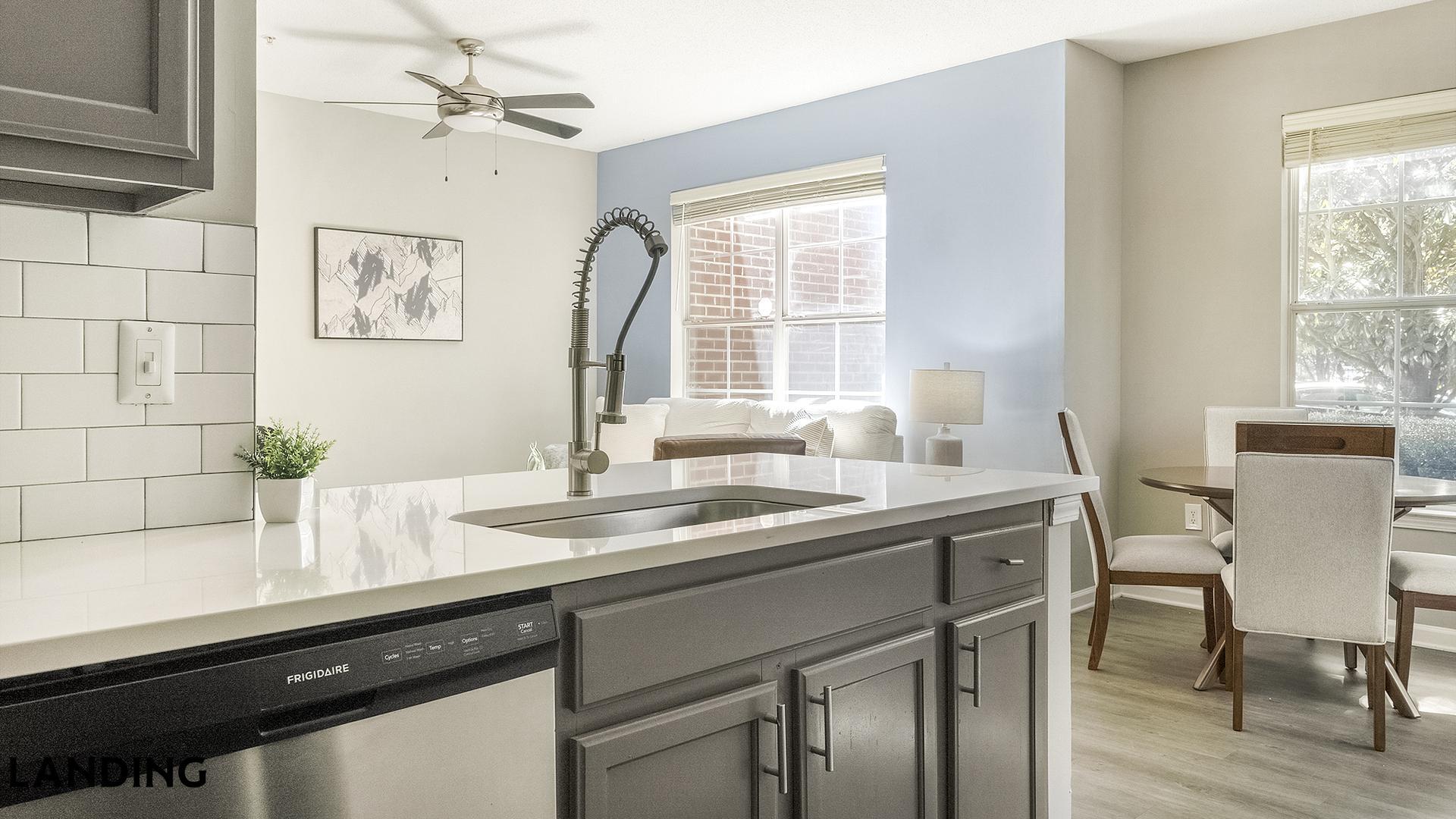 Building Photo - 100 Peyton Pl SW