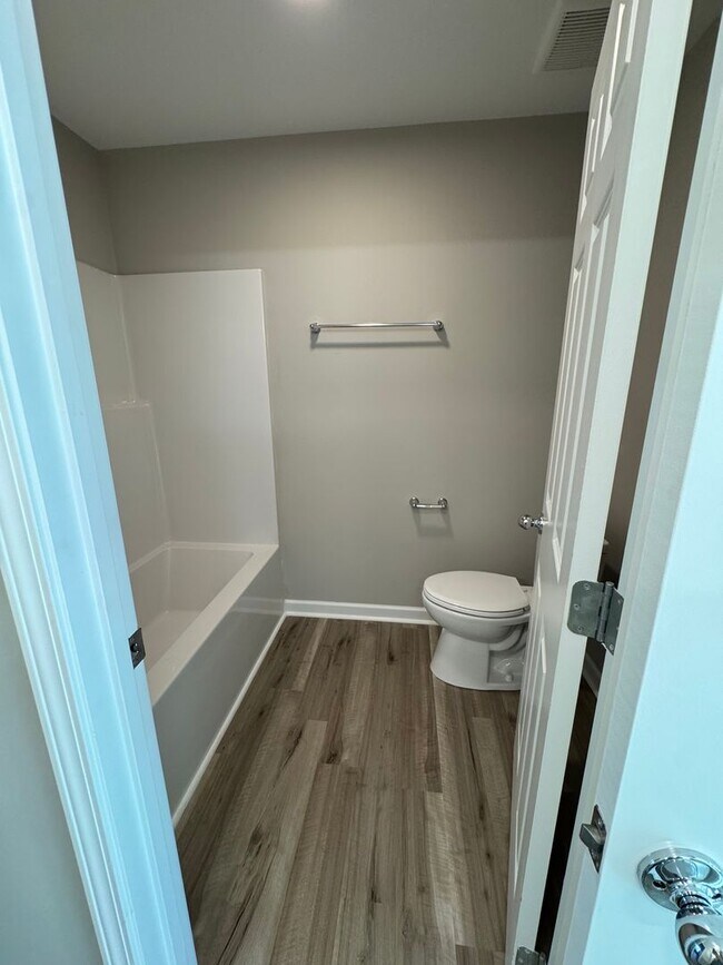 Building Photo - 167 Waddell Cir