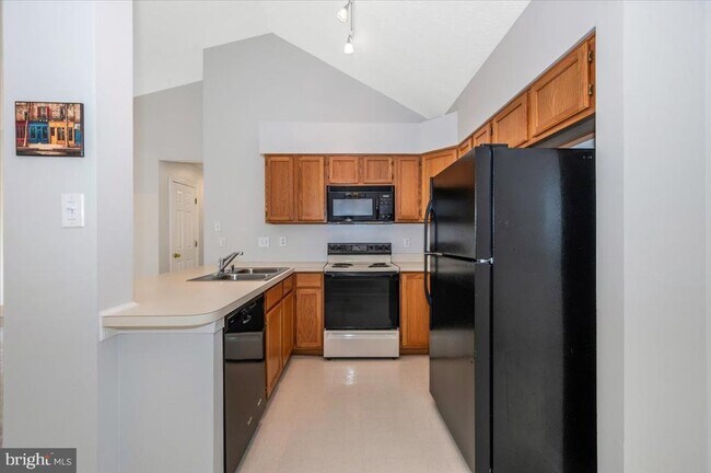 Building Photo - 6330 Bayberry Ct