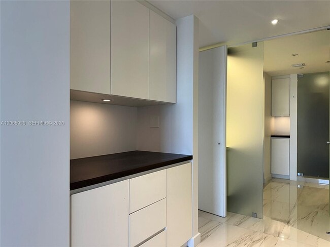 Building Photo - 251 Crandon Blvd