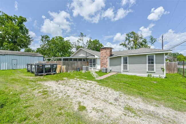 Building Photo - 14249 Brownsville St