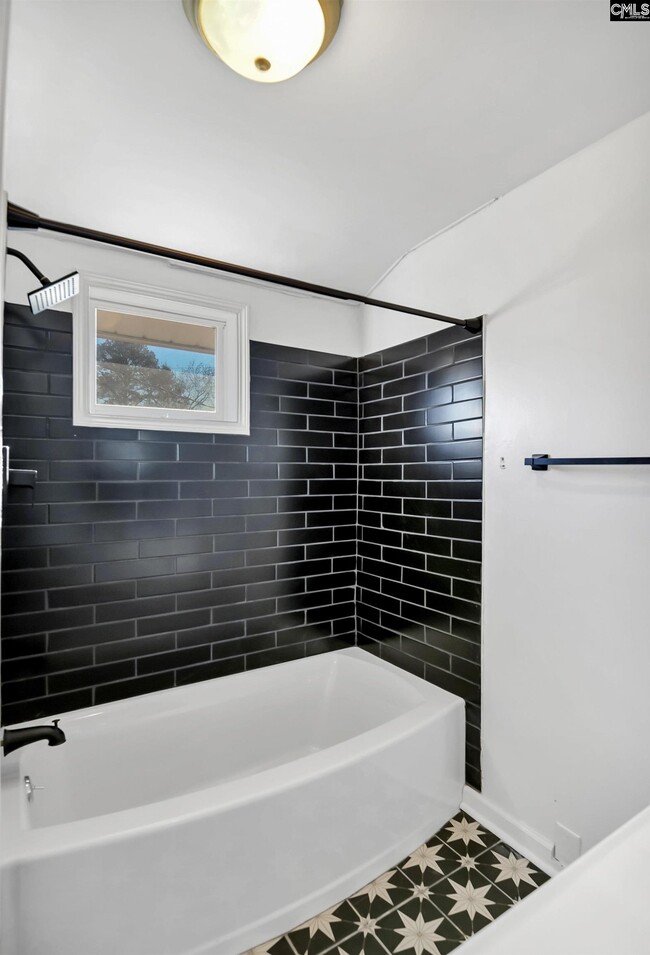 Building Photo - 203 Oliver St