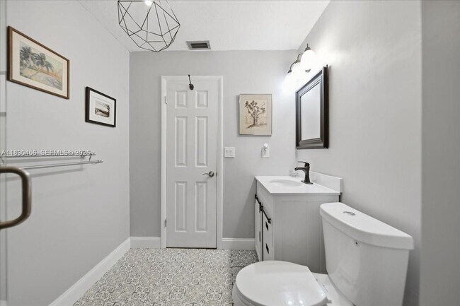 Building Photo - 960 Bayberry Point Dr