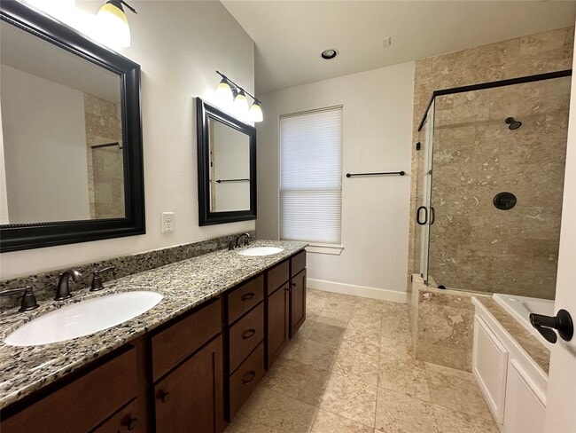 Building Photo - 615 W 27th St