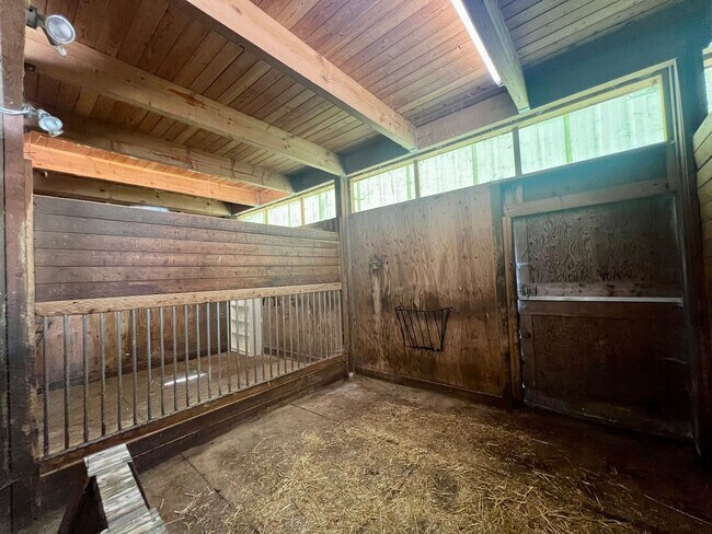 Building Photo - PENDING APPLICAITON; 3+ BD on 2 Acres - Barn Included