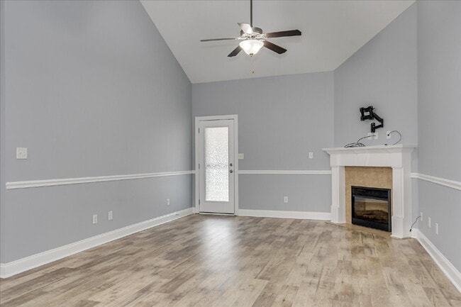 Building Photo - 665 Dunrobin Ln