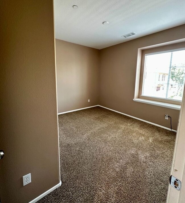 Building Photo - 11500 Park Trails Ct