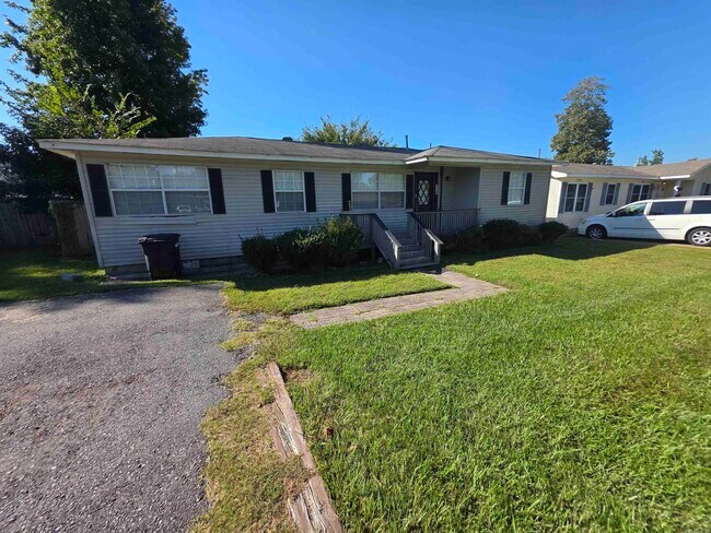 Primary Photo - 110 Ann Ave