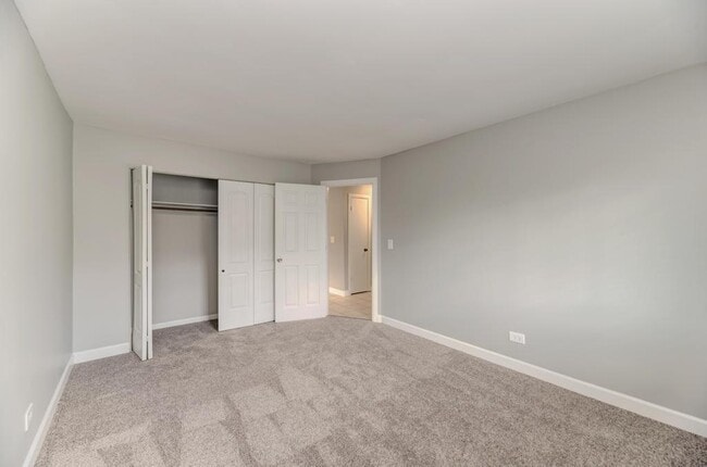 Building Photo - 2440 Waterbury Dr