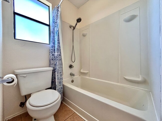 Building Photo - 1760 Horseshoe Cir