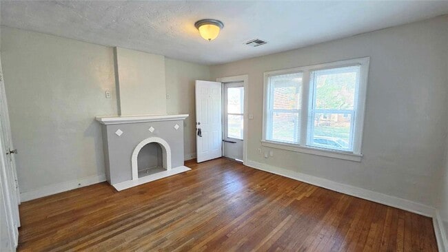 Building Photo - 2326 NW 22nd St