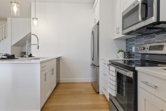 Building Photo - Alante Homes at Lake Hazel