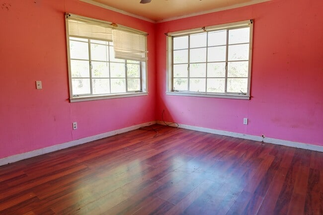 Building Photo - 460 Rogers St NW