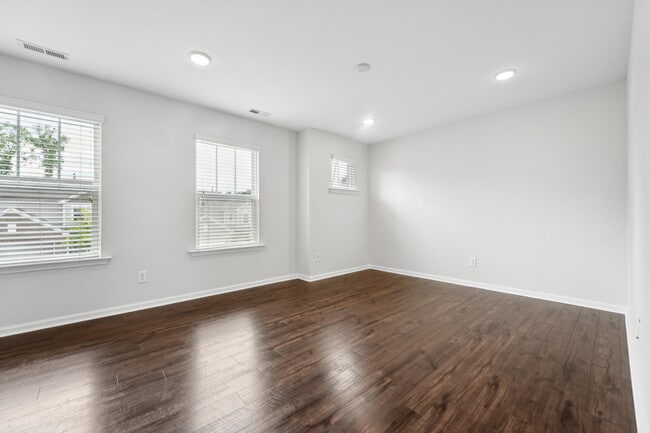 Building Photo - 3352 Bordwell Ridge Dr