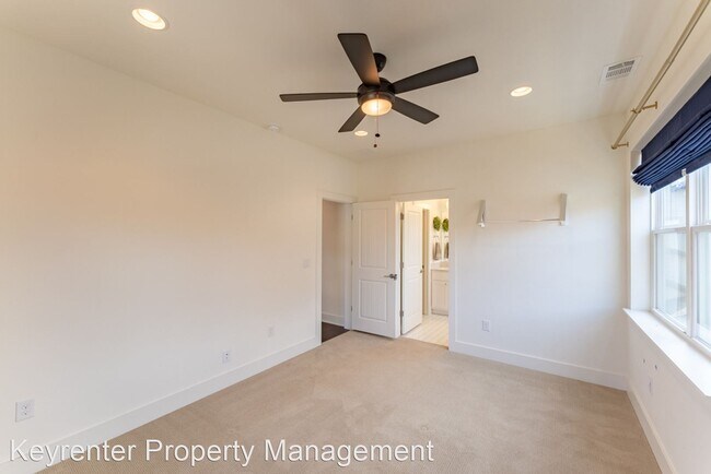 Building Photo - 3 br, 2.5 bath House - 3403 Neal St #A