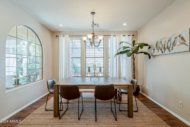 Building Photo - 21124 W Prospector Way