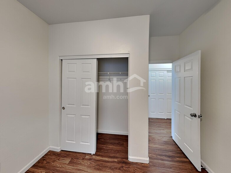 Building Photo - 15355 W Port Au Prince Ln