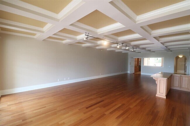 Building Photo - 1110 W Ivanhoe Blvd