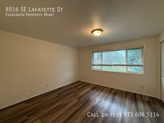 Building Photo - 8916 SE Lafayette St