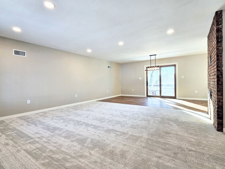 Building Photo - 800 Galen Hall Rd